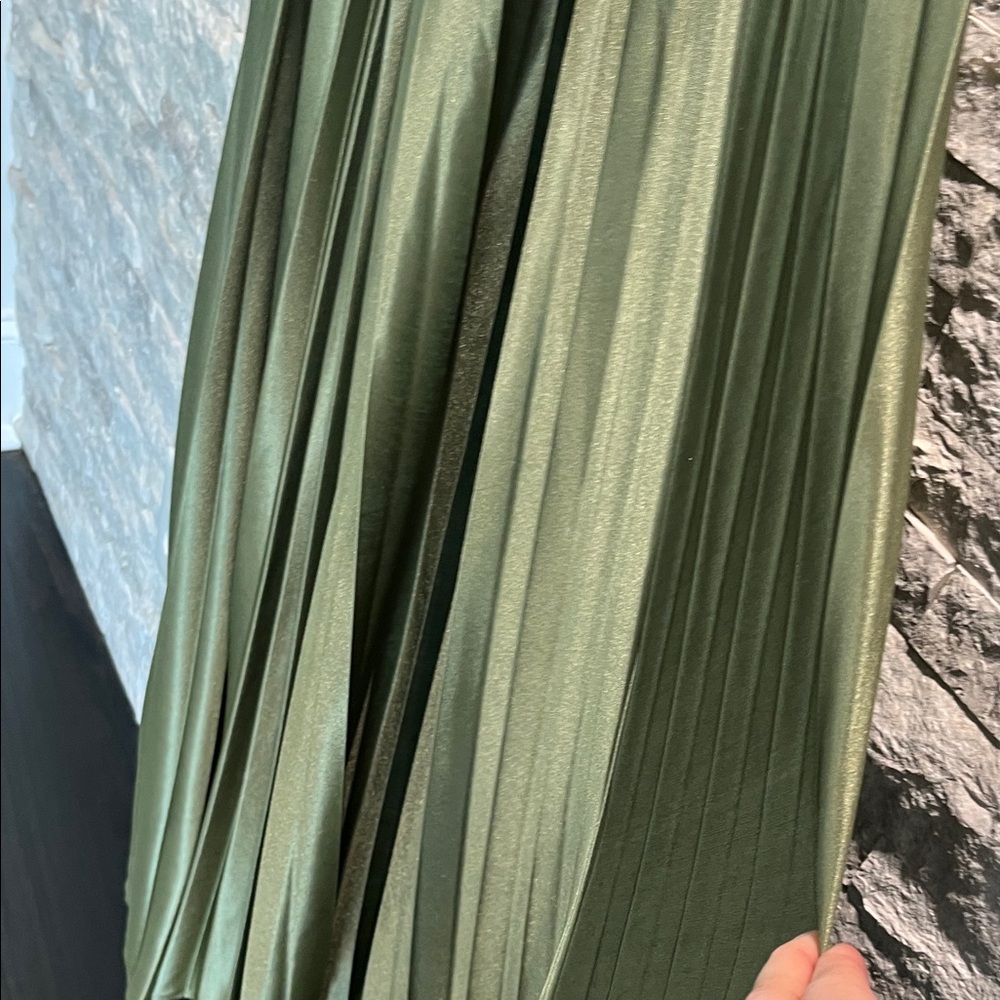 Lulus Elaborate Charm Olive Green Satin Pleated Backless Maxi Dress Sz-S - Picture 11 of 13